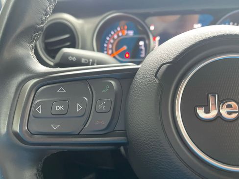 Used 2022 Jeep Gladiator Sport image 21