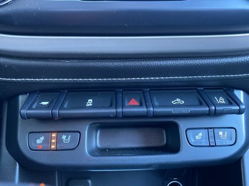 Used 2018 GMC Canyon Denali image 19