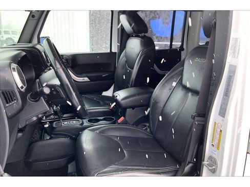 Used 2017 Jeep Wrangler Unlimited Sahara w/ LED Lighting Group image 24