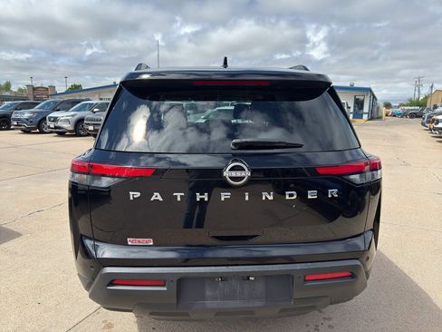 Used 2025 Nissan Pathfinder SV FWD image 6