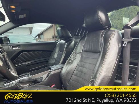 Used 2010 Ford Mustang Coupe RWD image 12