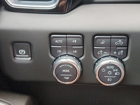 Used 2024 GMC Sierra 1500 Denali AWD/4WD image 21