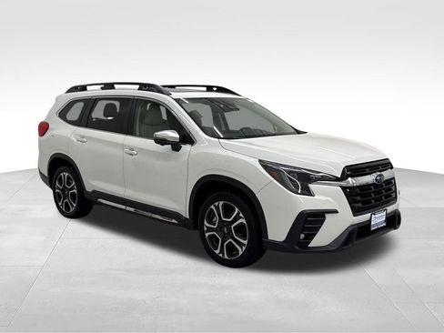 Used 2023 Subaru Ascent Limited w/ Technology Package AWD/4WD image 10