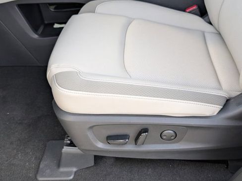 New 2026 Nissan Pathfinder SL w/ SL Premium Package FWD image 11
