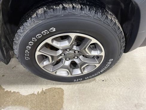 Used 2020 Jeep Cherokee Trailhawk w/ Cold Weather Group image 19