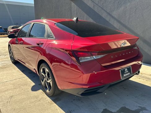 Used 2023 Hyundai Elantra SEL w/ Convenience Package image 6