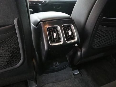 Used 2025 Kia Sorento LX FWD image 31