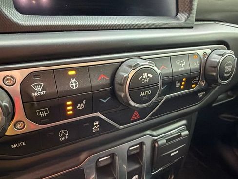 Used 2022 Jeep Wrangler Sport AWD/4WD image 22