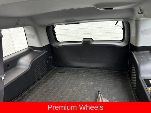 Used 2019 Chevrolet Suburban LT AWD/4WD image 11
