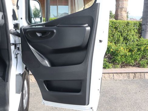 Used 2019 Mercedes-Benz Sprinter 2500 image 42