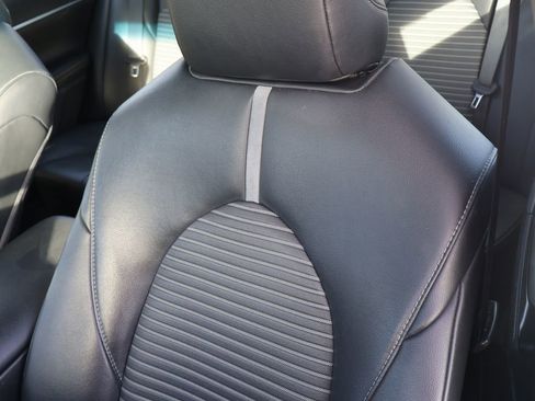 Used 2019 Toyota Camry SE image 22