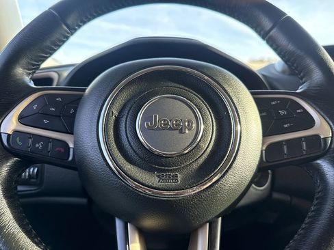 Used 2017 Jeep Renegade Latitude image 29