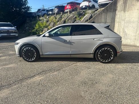 Used 2023 Hyundai Ioniq 5 Limited AWD/4WD image 2