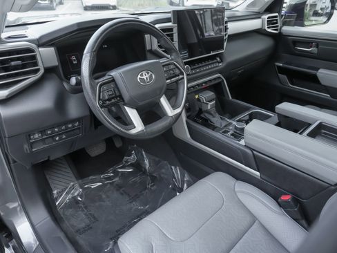 Used 2024 Toyota Tundra Limited image 5