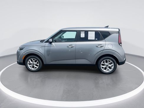 Certified 2025 Kia Soul LX w/ LX Technology Package FWD image 5