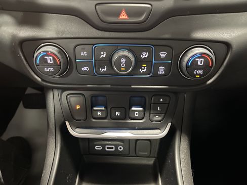 Used 2018 GMC Terrain Denali w/ Advanced Safety Package image 25