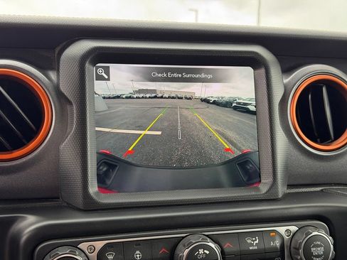 Used 2022 Jeep Gladiator Mojave w/ LED Lighting Group AWD/4WD image 29
