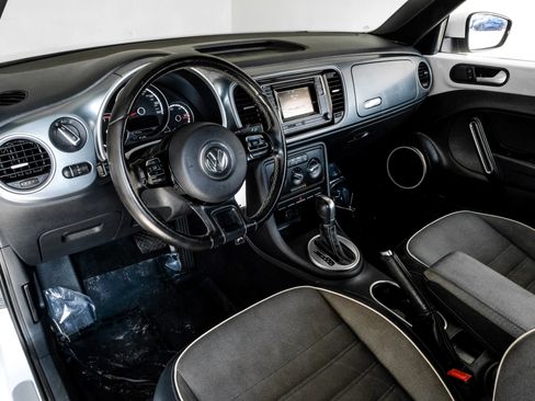 Used 2016 Volkswagen Beetle 1.8T Denim image 2