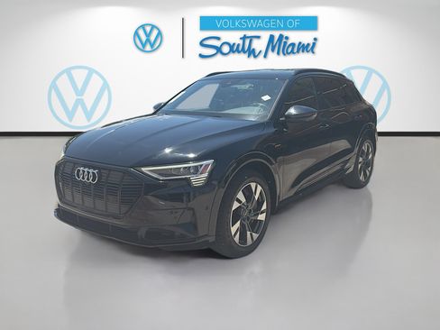 Used 2022 Audi e-tron Premium AWD/4WD image 3