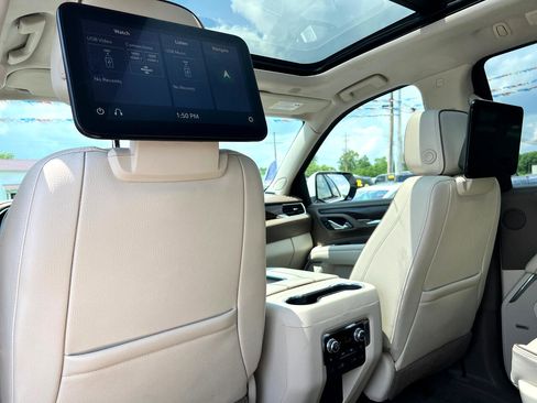 Used 2021 GMC Yukon Denali w/ Denali Premium Package image 23