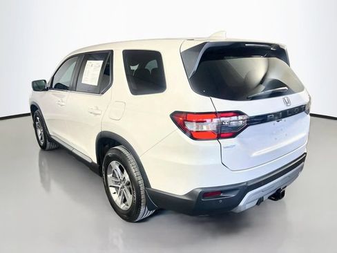 Used 2025 Honda Pilot EX-L image 6