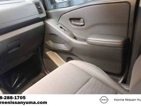 Used 2024 Nissan Frontier S image 11