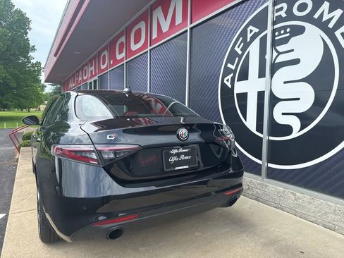 Used 2024 Alfa Romeo Giulia Ti w/ Performance Driving Package AWD/4WD image 16