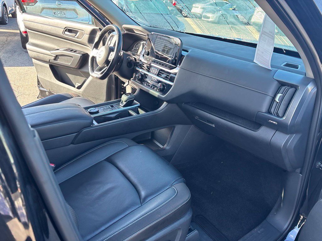 Used 2024 Nissan Pathfinder SL AWD/4WD image 23
