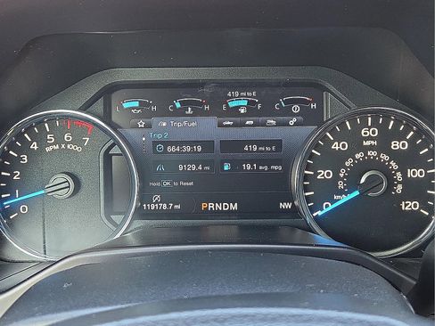 Used 2017 Ford F150 Lariat w/ Trailer Tow Package image 23