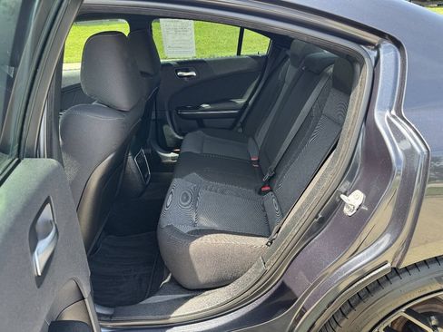 Used 2017 Dodge Charger R/T RWD image 12