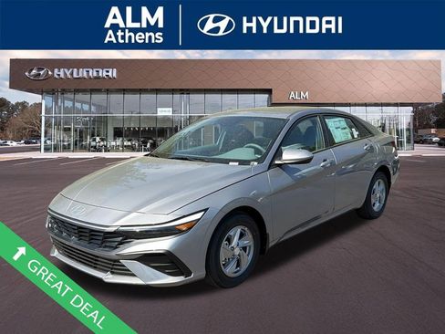 New 2026 Hyundai Elantra SE FWD image 1