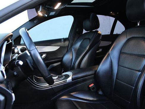 Used 2019 Mercedes-Benz C 300 Sedan image 8