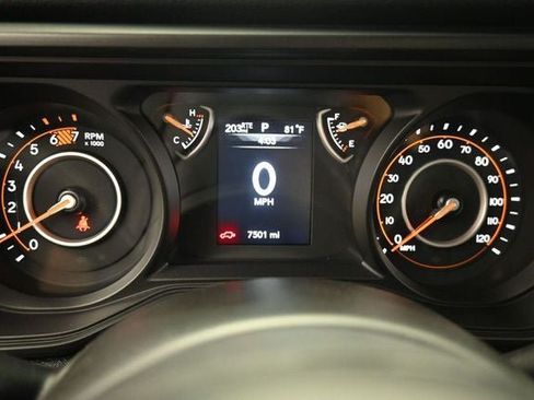 Used 2025 Jeep Wrangler Sport AWD/4WD image 23