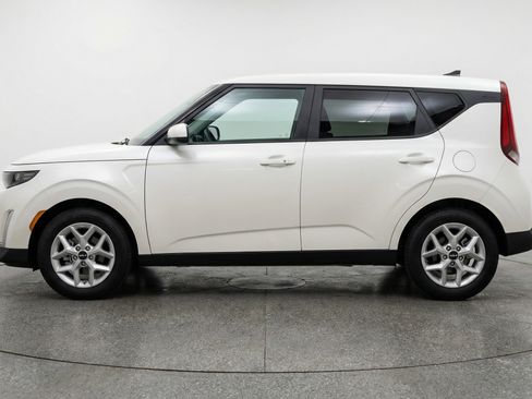 Used 2025 Kia Soul LX w/ LX Technology Package FWD image 5