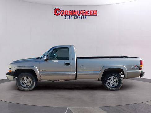 Used 2000 Chevrolet Silverado 1500 LS w/ Firm Ride Suspension Pkg AWD/4WD image 4