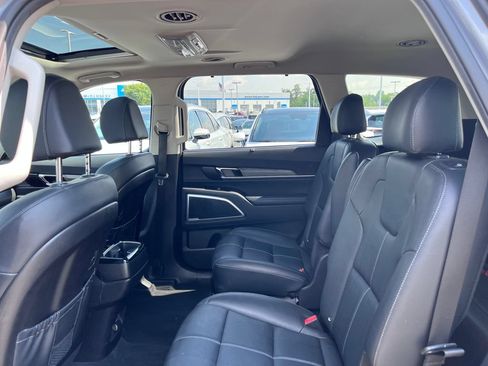 Certified 2022 Kia Telluride EX w/ EX Premium Package FWD image 20