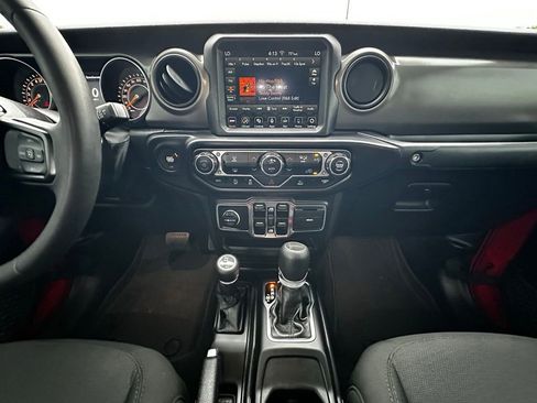Used 2023 Jeep Gladiator Sport AWD/4WD image 35