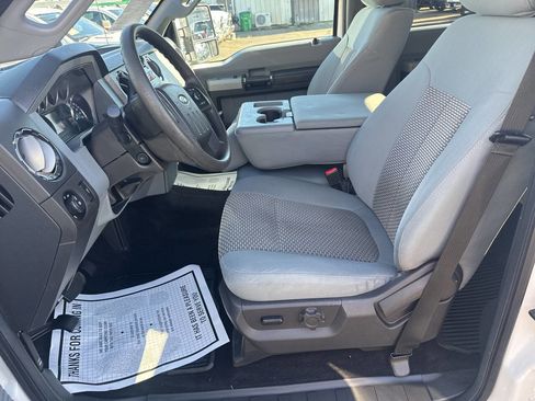 Used 2016 Ford F350 XLT w/ XLT Premium Package image 9