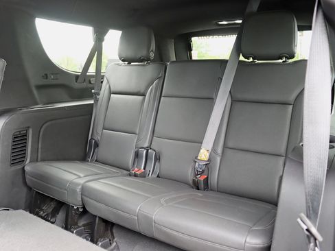 Used 2023 Chevrolet Suburban LT AWD/4WD image 31