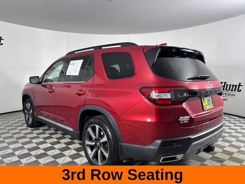 Used 2025 Honda Pilot Elite image 8