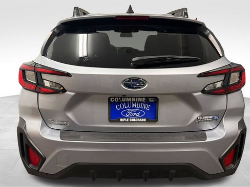 Used 2025 Subaru Crosstrek 2.5i Premium AWD/4WD image 3