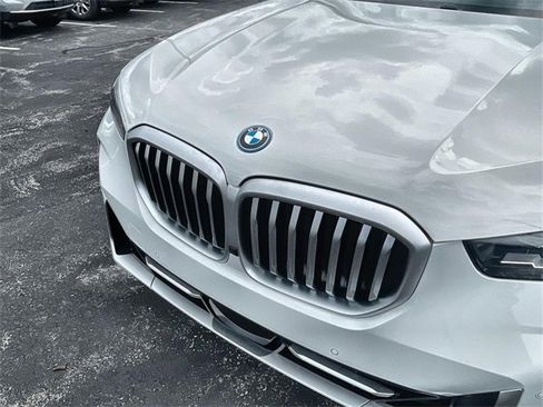 Used 2025 BMW X5 xDrive50e image 23