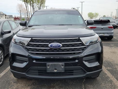 Used 2020 Ford Explorer XLT w/ Comfort Package image 2