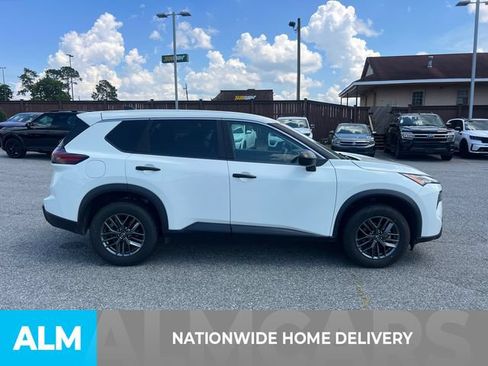 Used 2024 Nissan Rogue S FWD image 4