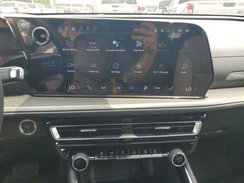 New 2026 Chevrolet Traverse LT FWD image 25