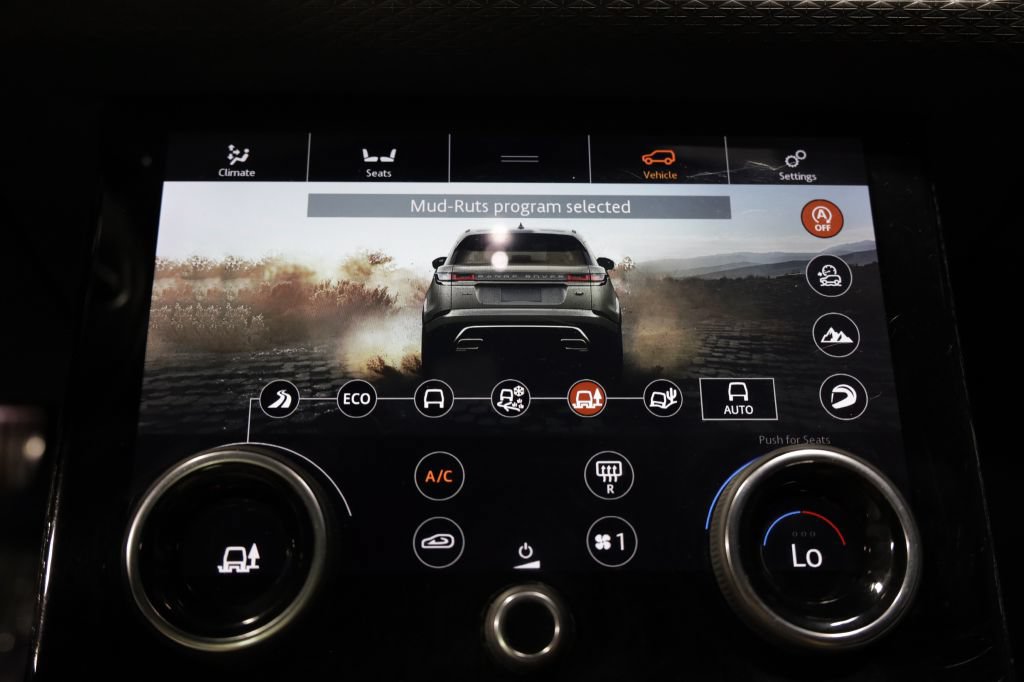 Used 2019 Land Rover Range Rover Velar R-Dynamic SE AWD/4WD image 51