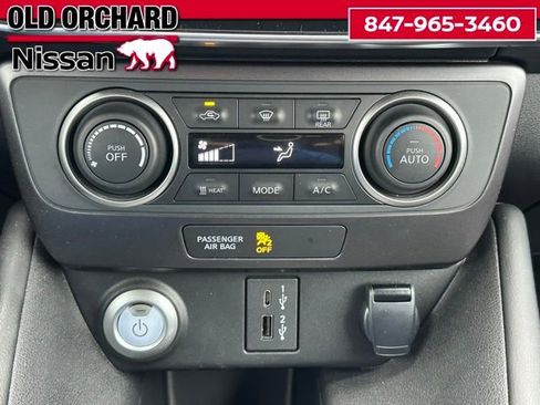 Used 2024 Nissan Leaf S image 16