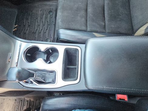 Used 2020 Jeep Grand Cherokee Altitude image 19