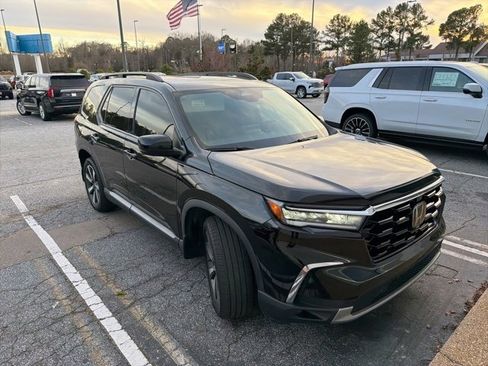 Used 2023 Honda Pilot Elite image 6