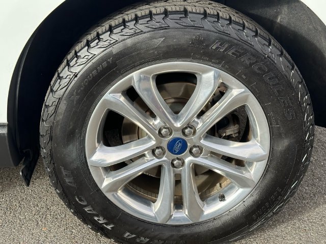 Used 2017 Ford Edge SEL w/ Equipment Group 201A AWD/4WD image 33